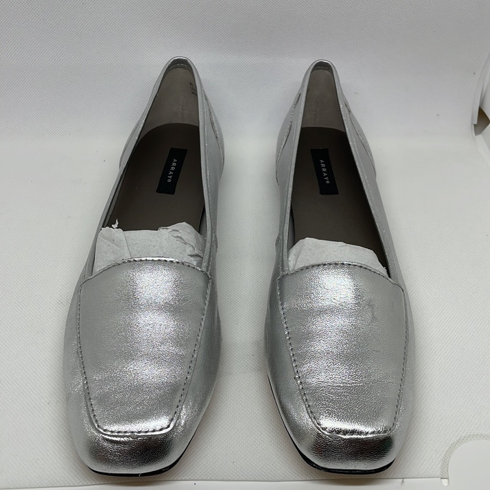 Array Freedom Leather Loafers Silver - size 8N